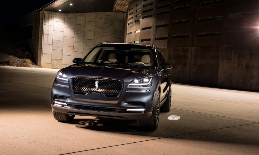  Lincoln Aviator 2018 года  (фото 11 из 23)
